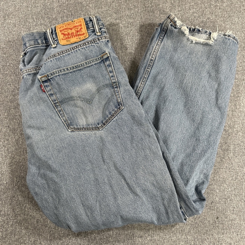 Levis 550 Relaxed Fit Jeans Mens 42x32 Light Wash Distressed Denim Pants
